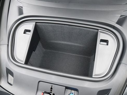 New 2026 Porsche Taycan GTS image 35