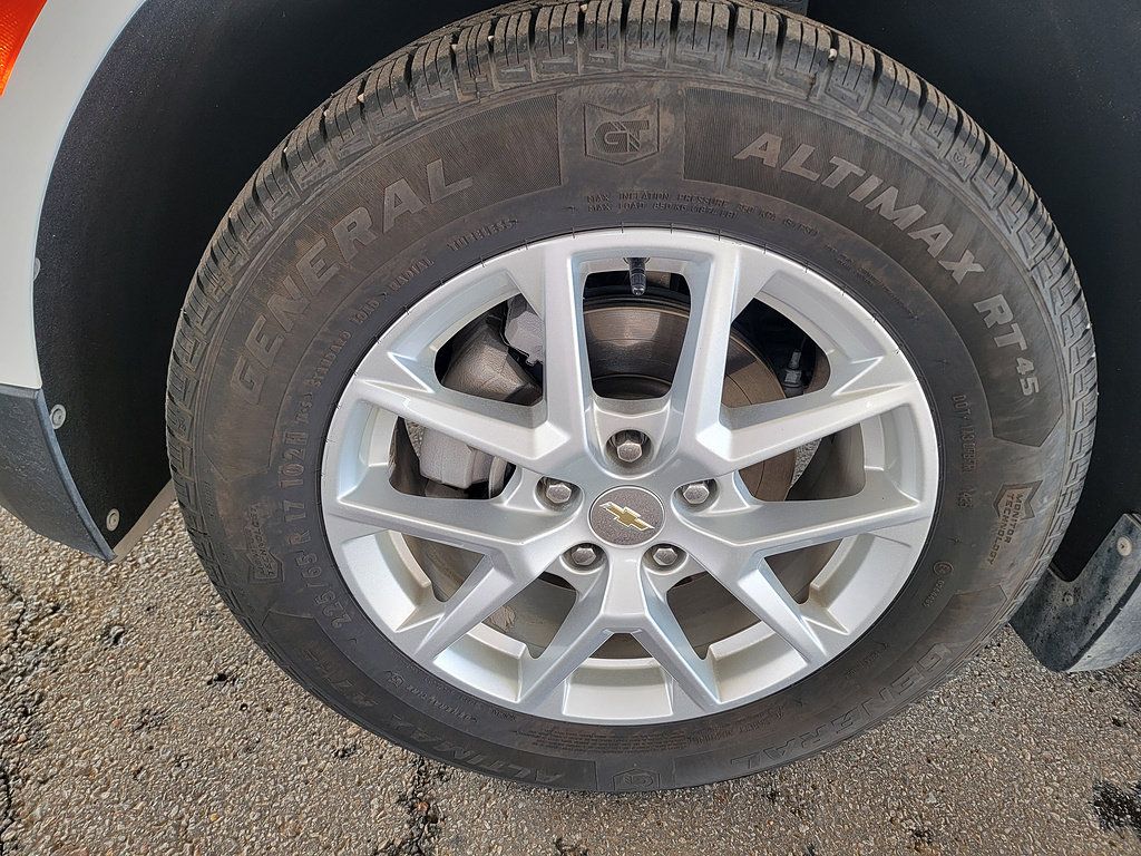 Used 2023 Chevrolet Equinox LT w/ LPO, Floor Liner Package AWD/4WD image 11