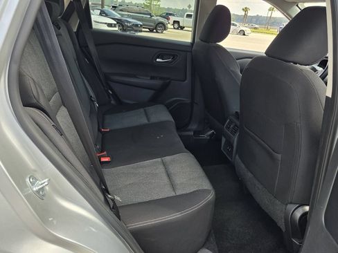 Used 2025 Nissan Rogue SV FWD image 18