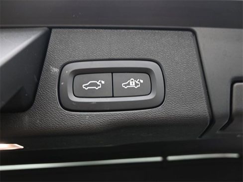 Used 2022 Volvo XC60 B5 Inscription w/ Advanced Package image 33