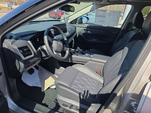 New 2026 Nissan Rogue Platinum image 15