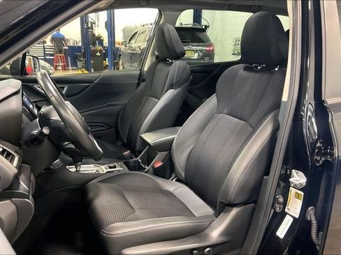 Used 2024 Subaru Forester Premium AWD/4WD image 25