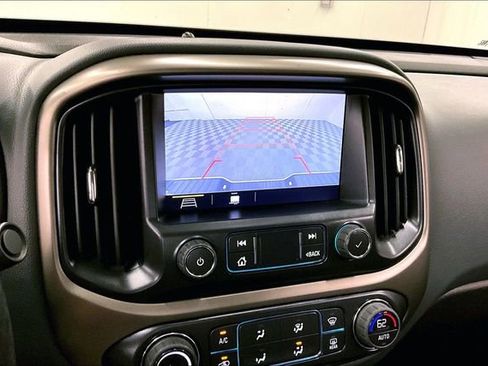 Used 2022 Chevrolet Colorado Z71 w/ Safety Package AWD/4WD image 29