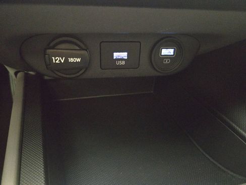 Used 2023 Hyundai Elantra SEL image 28