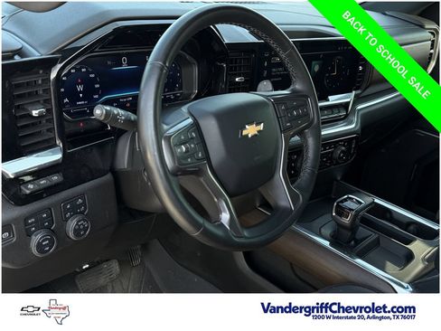 Certified 2024 Chevrolet Silverado 1500 High Country w/ High Country Premium Package AWD/4WD image 9
