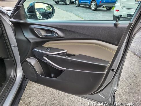 Used 2024 Chevrolet Trax ACTIV w/ Sunroof Package FWD image 30