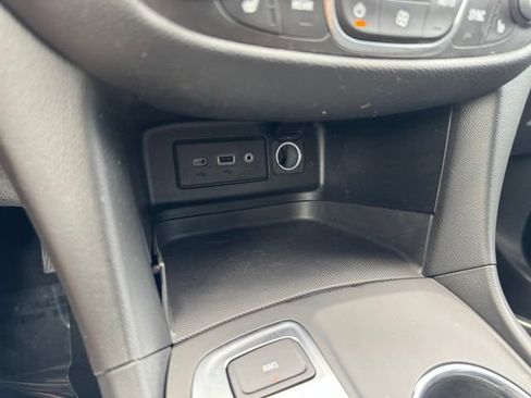 Used 2019 Chevrolet Equinox LT AWD/4WD image 19