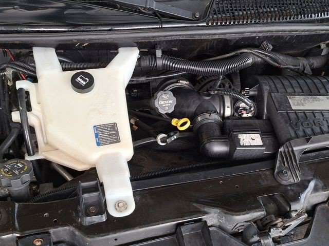 Used 2015 Chevrolet Express 2500 RWD image 32