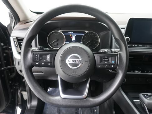 Used 2021 Nissan Rogue SV FWD image 13