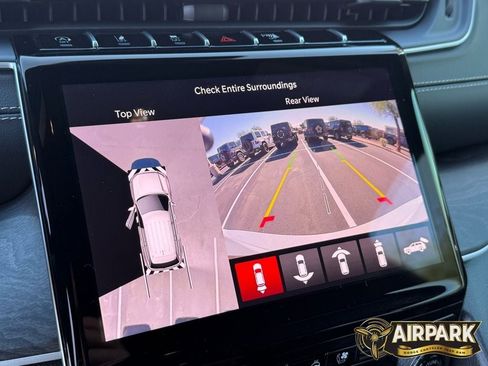 Used 2025 Jeep Grand Cherokee L Limited w/ Luxury Tech Group II image 13