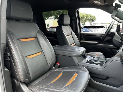 Used 2025 GMC Sierra 2500 AT4 AWD/4WD image 28