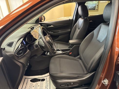 Used 2021 Buick Encore GX Select FWD image 33