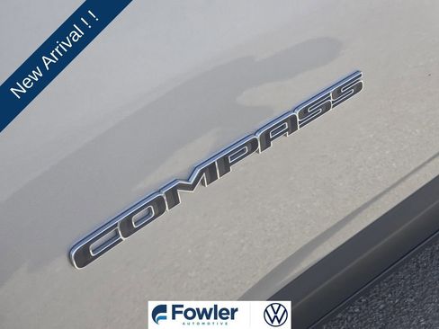 Used 2018 Jeep Compass Limited w/ Navigation Group image 12