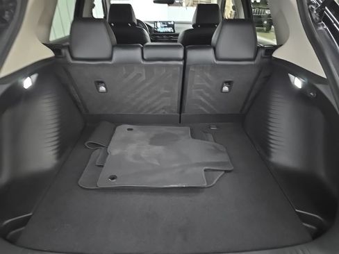 Used 2023 Honda HR-V EX-L image 12