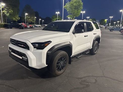 Used 2025 Toyota 4Runner SR5 image 9