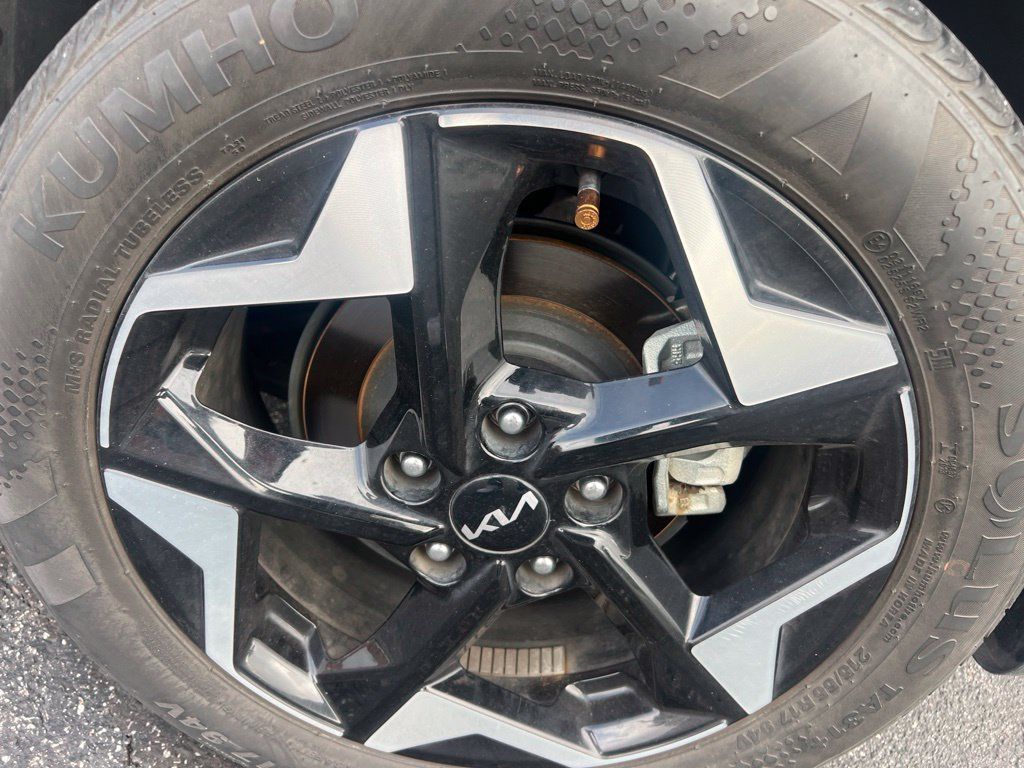 Used 2024 Kia Seltos EX AWD/4WD image 8