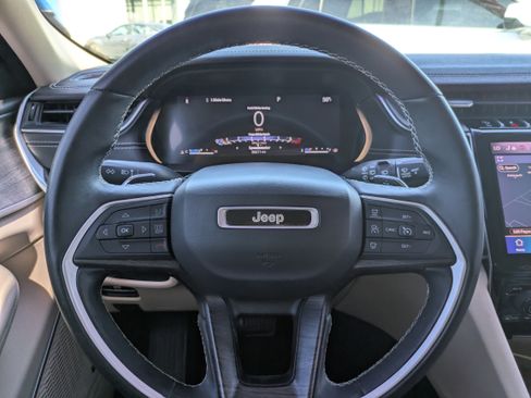 Used 2021 Jeep Grand Cherokee L Limited image 20