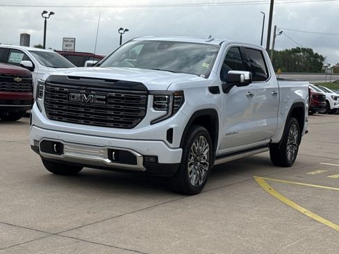 New 2026 GMC Sierra 1500 Denali Ultimate AWD/4WD image 13