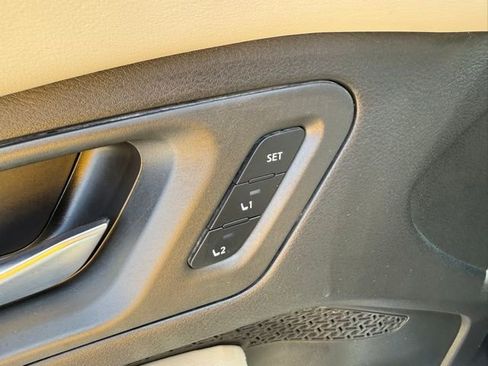 Used 2023 Nissan Ariya AWD image 11