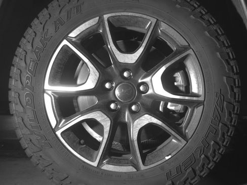Used 2025 Jeep Compass Trailhawk AWD/4WD image 13