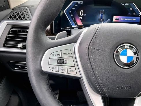 Used 2024 BMW X7 xDrive40i w/ Parking Assistance Package image 11
