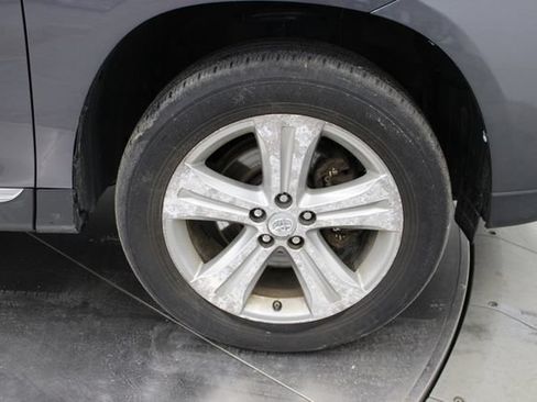 Used 2012 Toyota Highlander Limited w/ Tow Pkg AWD/4WD image 62