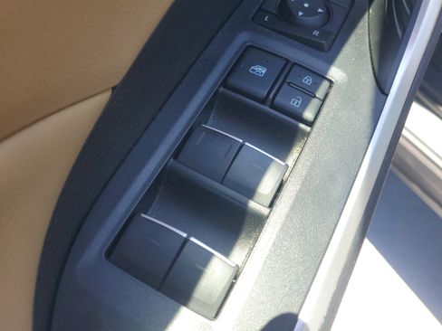 Used 2022 Toyota RAV4 XLE w/ Convenience Package FWD image 20