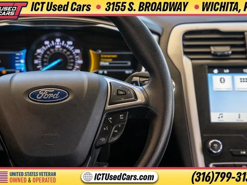 Used 2019 Ford Fusion SE FWD image 18