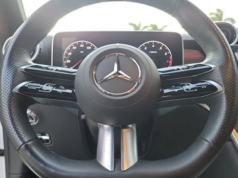 Used 2024 Mercedes-Benz GLC 300 4MATIC image 30