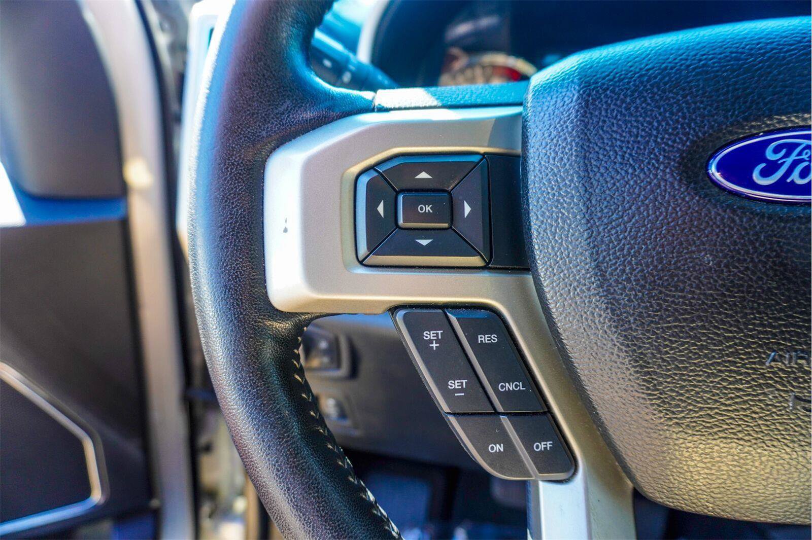 Used 2018 Ford F150 Lariat RWD image 31