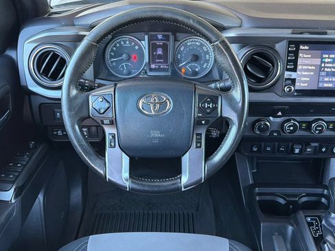 Used 2020 Toyota Tacoma TRD Off-Road w/ Technology Package AWD/4WD image 14
