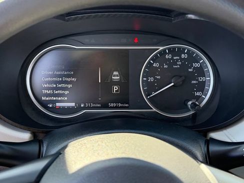 Certified 2021 Nissan Versa SV FWD image 13