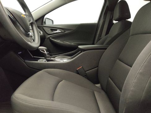 Used 2025 Chevrolet Malibu LS FWD image 17