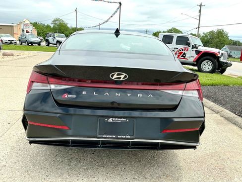 Used 2025 Hyundai Elantra SEL FWD image 6