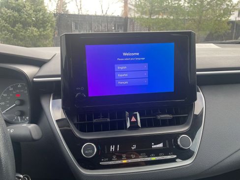 Used 2025 Toyota Corolla LE image 18