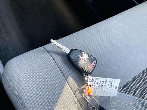 Used 2010 Jeep Wrangler Unlimited Sahara image 15