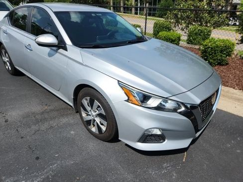 Used 2020 Nissan Altima 2.5 S FWD image 8