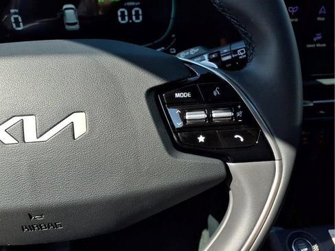 New 2026 Kia Niro EX FWD image 10