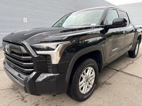 Used 2023 Toyota Tundra SR5 w/ SR5 Convenience Package AWD/4WD image 1