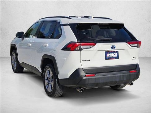 Used 2024 Toyota RAV4 XLE AWD/4WD image 8