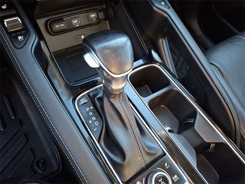 Used 2022 Kia Telluride EX w/ EX Premium Package image 16