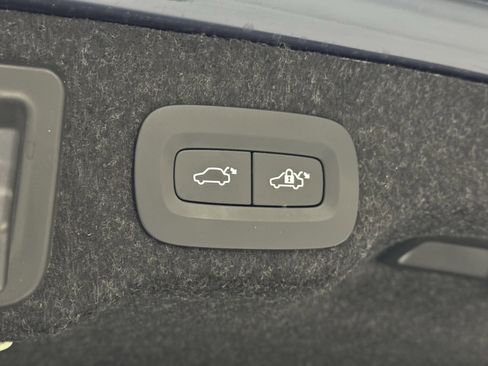 Used 2023 Volvo S90 B6 Ultimate w/ Protection Package Premier image 65