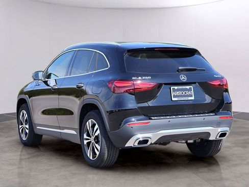 New 2026 Mercedes-Benz GLA 250 4MATIC image 5