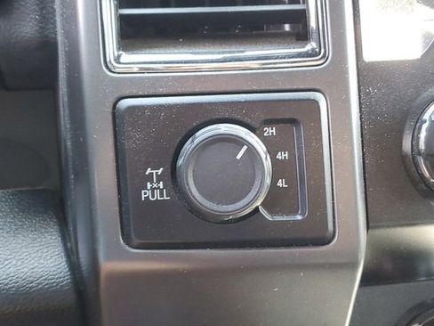 Used 2019 Ford F150 XLT w/ Equipment Group 302A Luxury AWD/4WD image 28