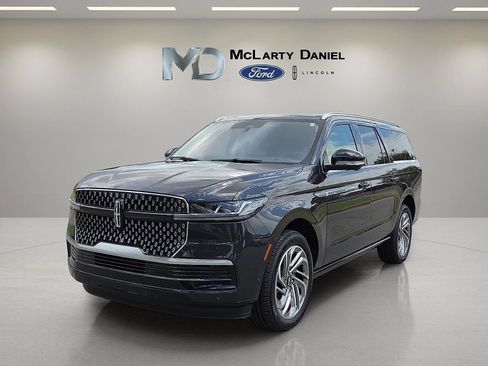 Certified 2025 Lincoln Navigator L Reserve AWD/4WD image 27