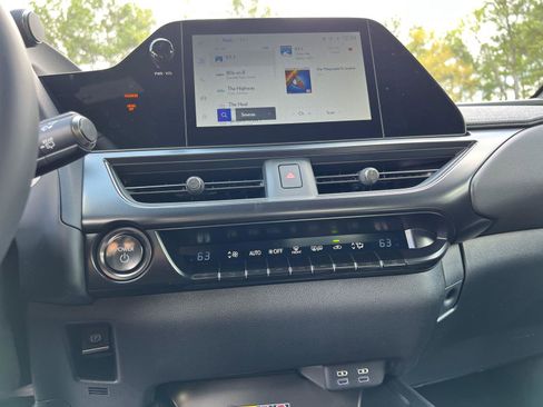 New 2026 Lexus UX 300h FWD image 21