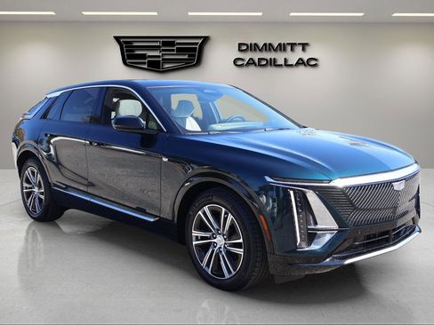 New 2026 Cadillac Lyriq Luxury image 7