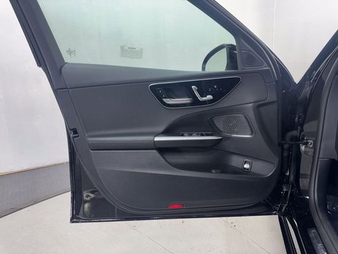 Certified 2025 Mercedes-Benz C 300 4MATIC Sedan image 5