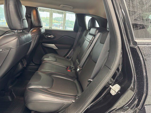 Used 2017 Jeep Cherokee Trailhawk w/ Cold Weather Group AWD/4WD image 14