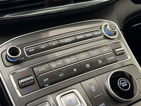 Used 2023 Hyundai Santa Fe SEL w/ Premium Package image 26